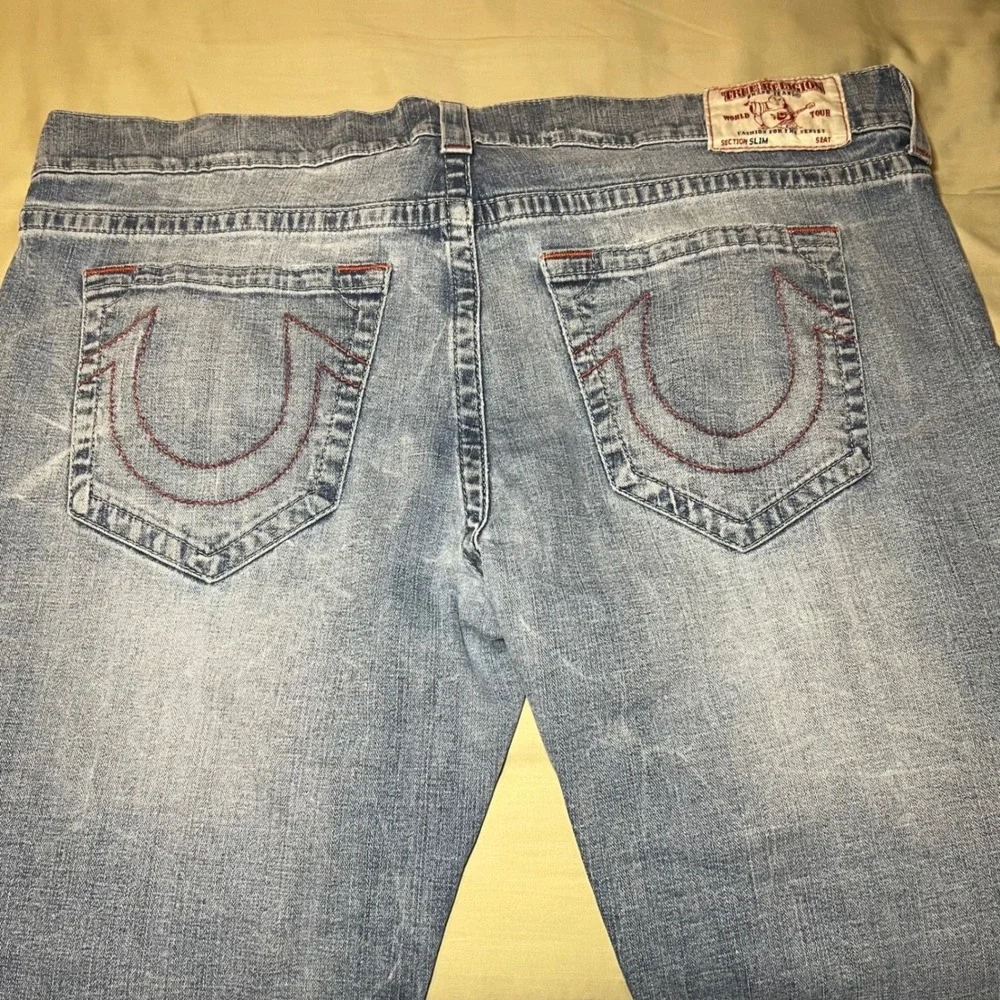 True Religion Slim Natural Mens‎ Jeans Size 44 Medium Wash Red Stitch